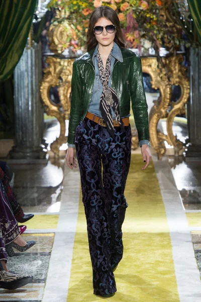 Look 26